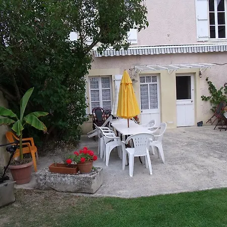 Frühstückspension Chambres Et Tables D'hotes A L'auberge Touristique Meuvaines