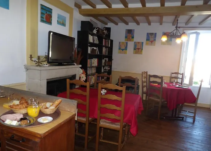 فندق مبيت وإفطار Et Tables D'hotes A L'auberge Touristique