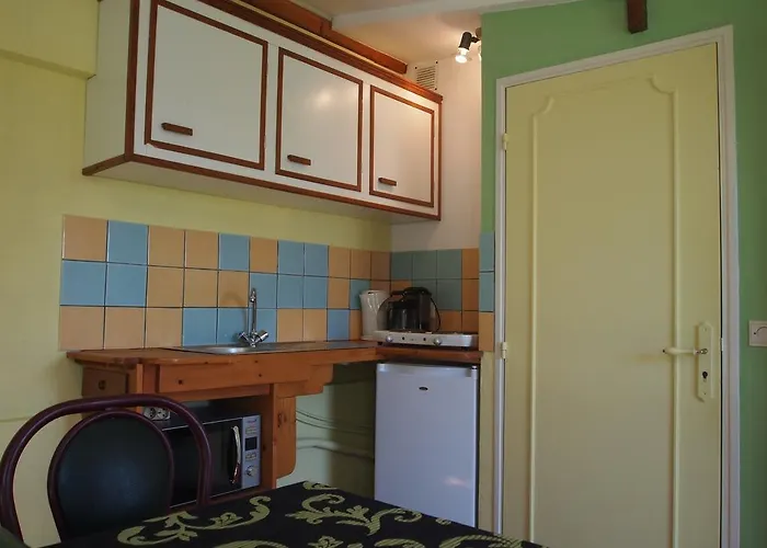 فندق مبيت وإفطار Et Tables D'hotes A L'auberge Touristique 3*