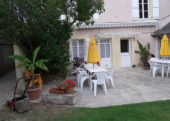 فندق مبيت وإفطار Et Tables D'hotes A L'auberge Touristique Meuvaines